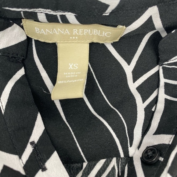 Women’s Banana Republic black and white pattern button down tank top Size XS - Picture 3 of 7